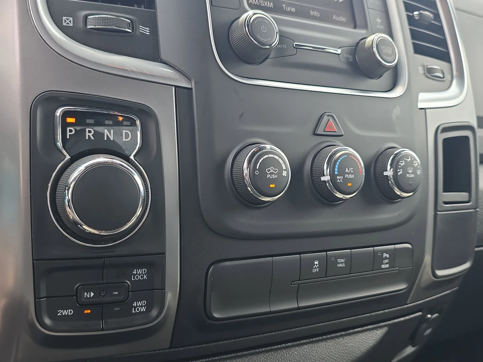 2024 RAM 1500 Classic Warlock photo 32