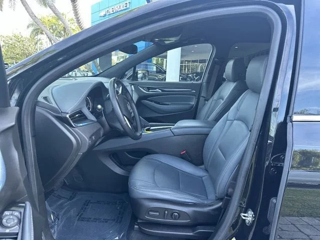 2023 Buick Enclave Essence photo 30