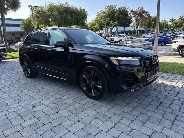 2025 Audi Q7 Prestige photo 16