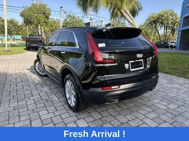 2023 Cadillac XT4 FWD Luxury photo 12