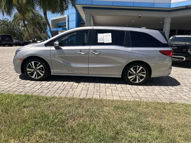 2023 Honda Odyssey Touring photo 32