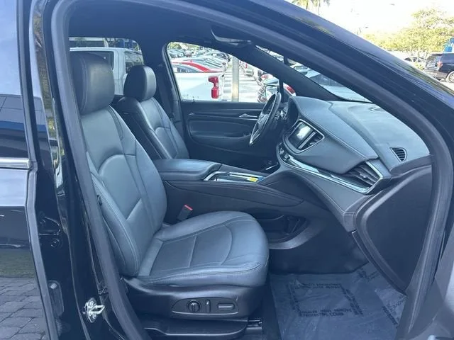 2023 Buick Enclave Essence photo 29