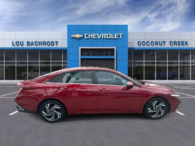 2025 Hyundai Elantra SEL Convenience photo 9