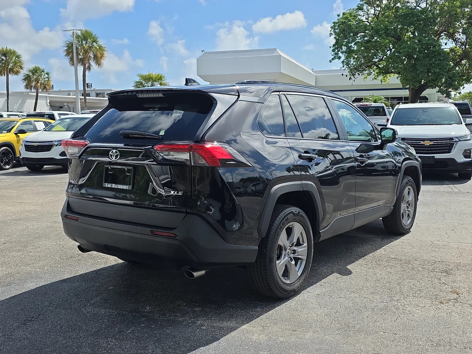 2024 Toyota RAV4 XLE photo 7
