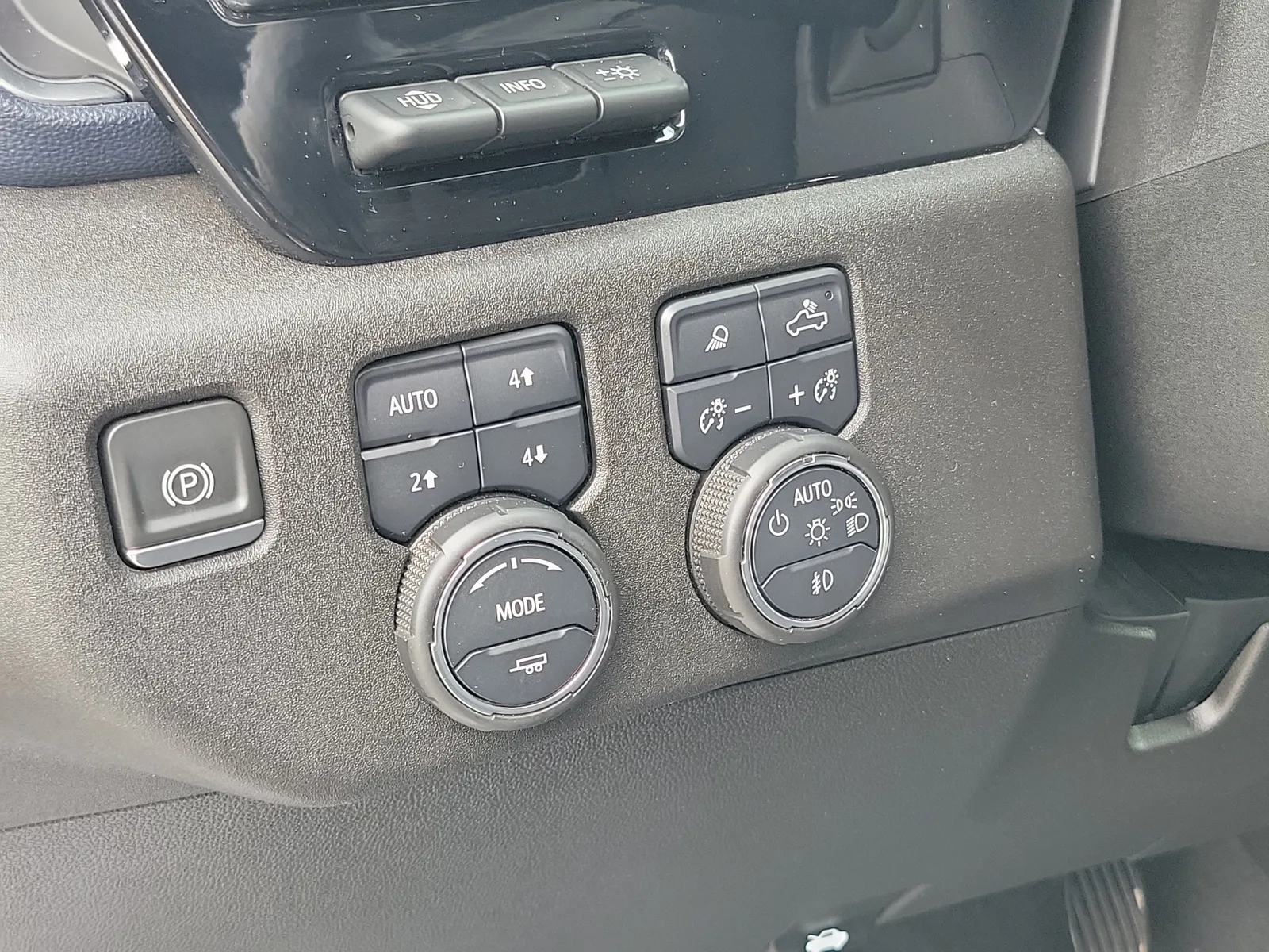 2024 Chevrolet Silverado 2500 HD High Country photo 22