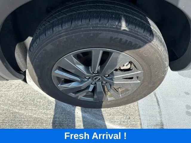 2025 Nissan Pathfinder SV photo 18
