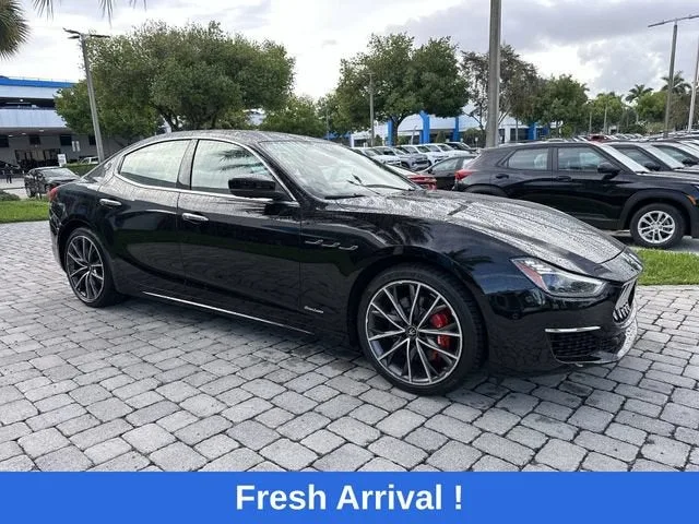 2021 Maserati Ghibli S GranLusso photo 2