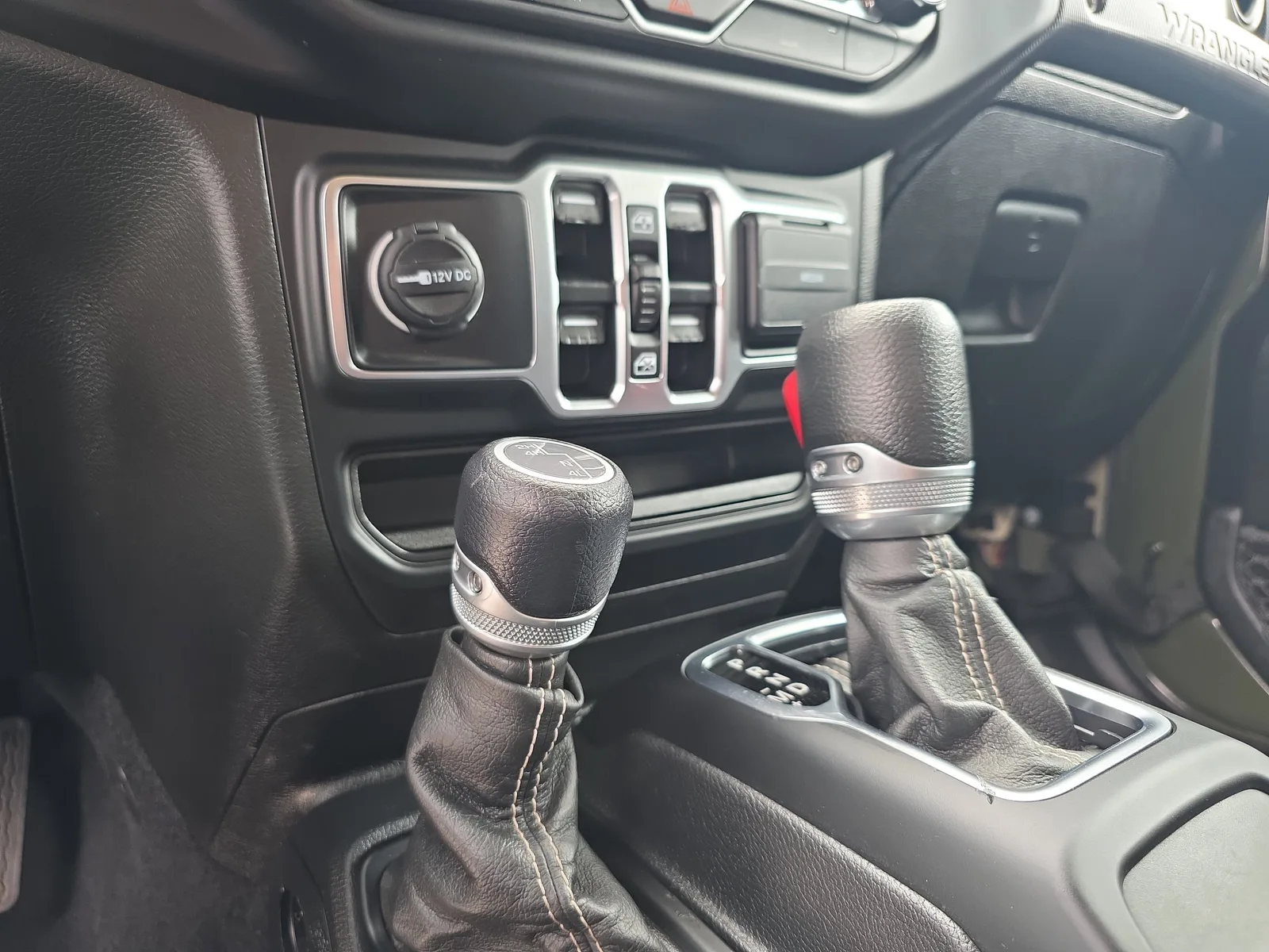 2023 Jeep Wrangler Sport S photo 32