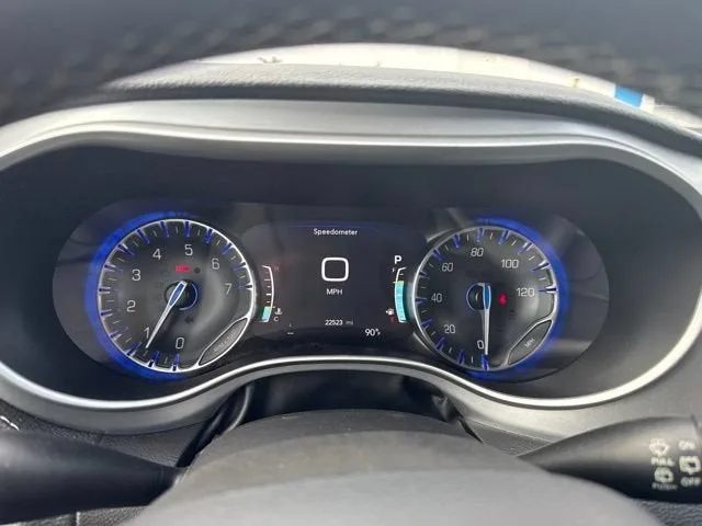 2024 Chrysler Pacifica Touring photo 5