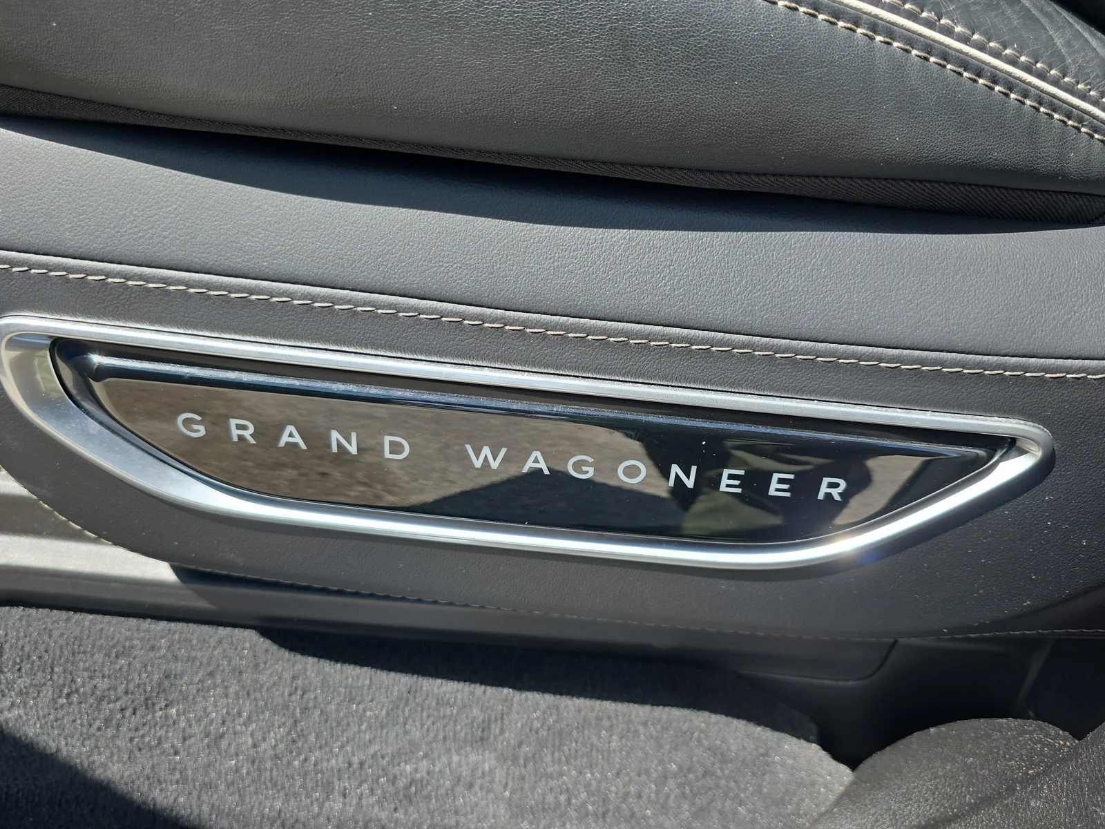 2024 Jeep Grand Wagoneer L Series II photo 24