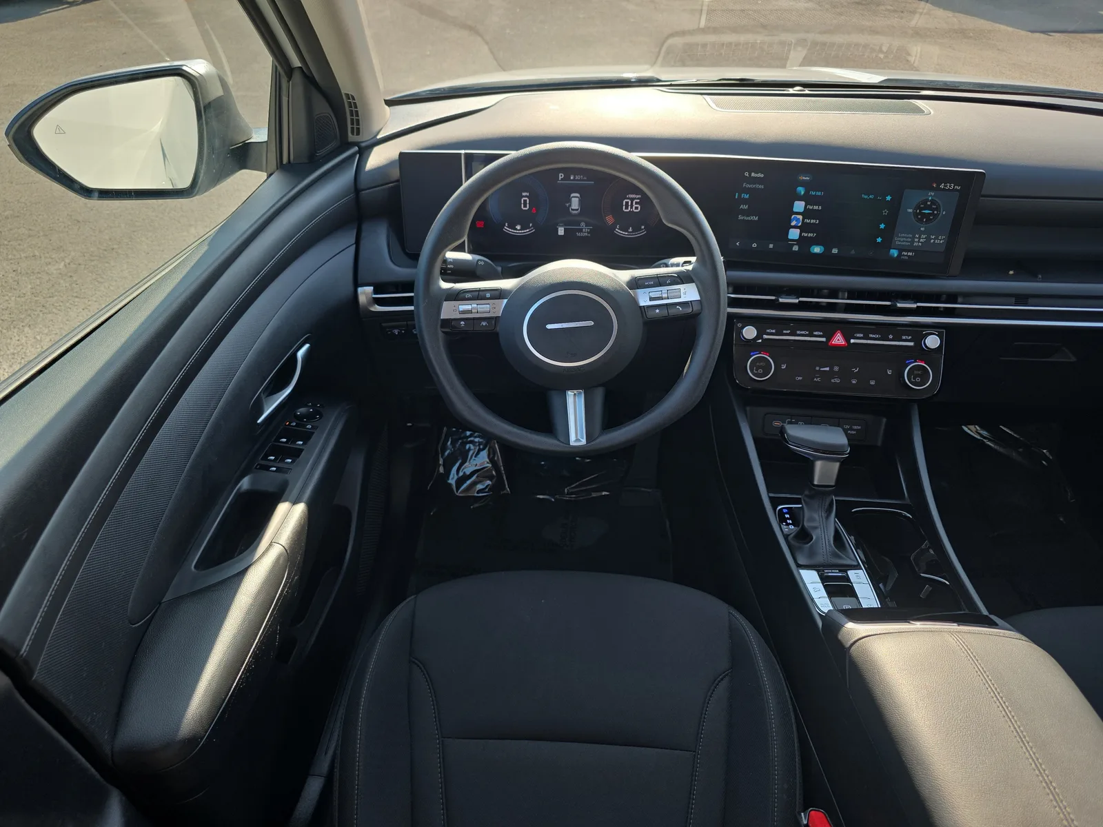 2026 Hyundai Tucson SEL photo 18
