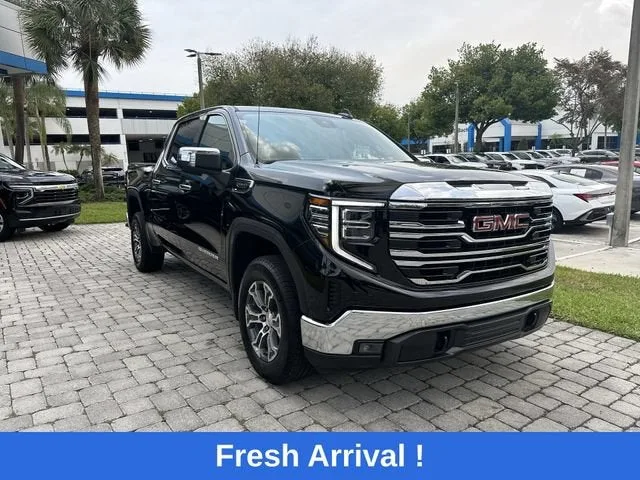 2026 GMC Sierra 1500 SLT photo 17