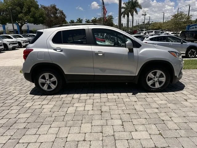 2022 Chevrolet Trax LT photo 14