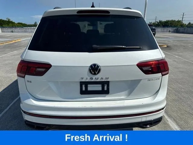2023 Volkswagen Tiguan SE R-Line Black photo 17
