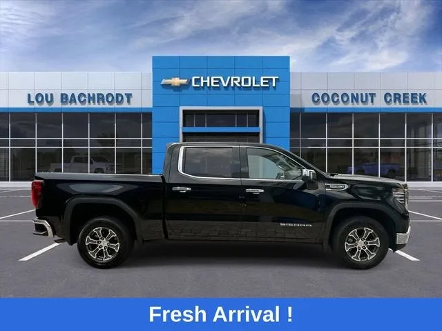 2026 GMC Sierra 1500 SLT photo 9