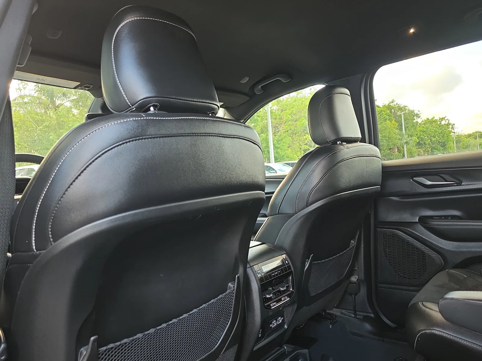2023 Jeep Grand Cherokee L Altitude photo 13