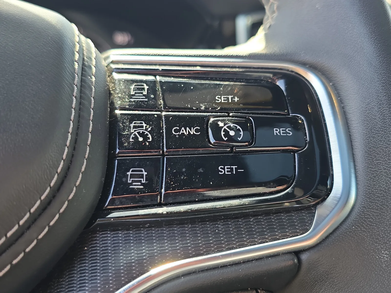 2024 Jeep Grand Wagoneer L Series II photo 33