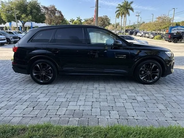 2025 Audi Q7 Prestige photo 14
