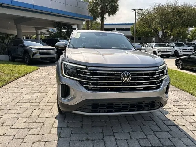 2024 Volkswagen Atlas 2.0T SEL photo 18