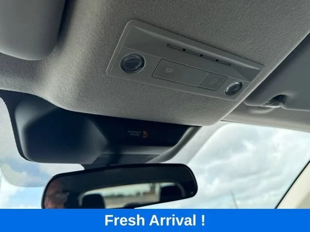 2025 Nissan Kicks SV photo 10