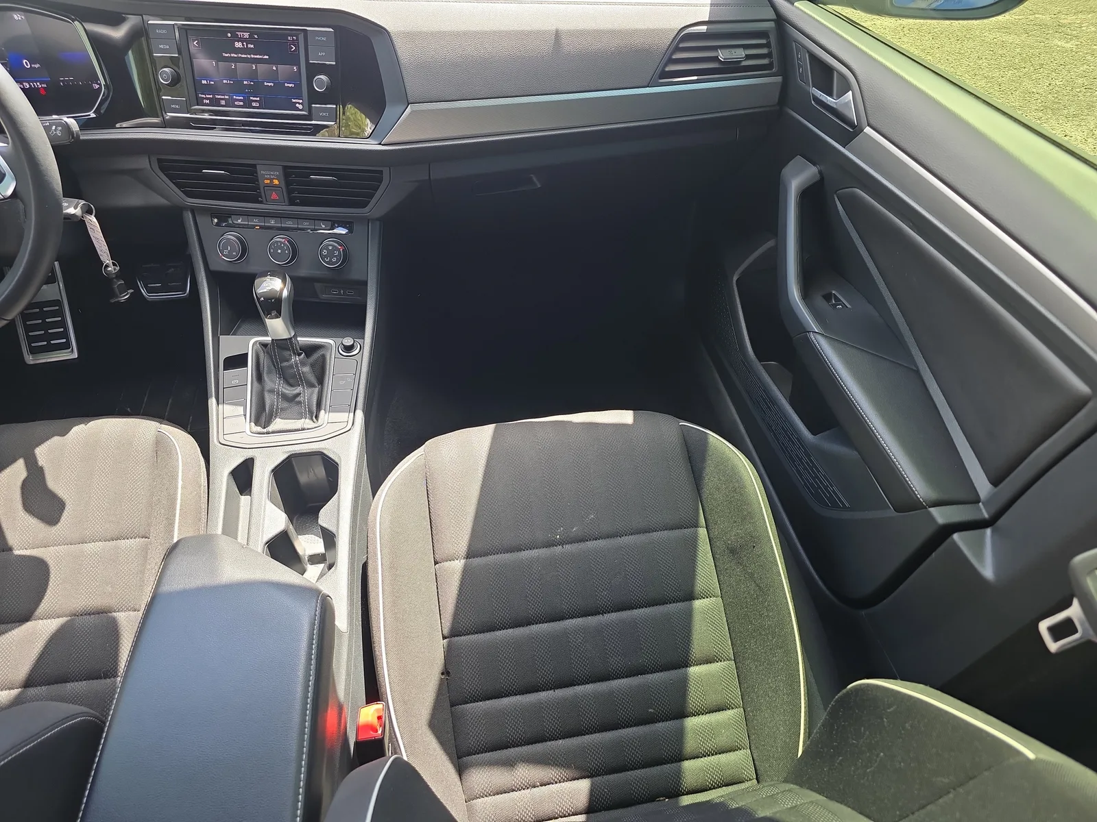 2024 Volkswagen Jetta Sport photo 19