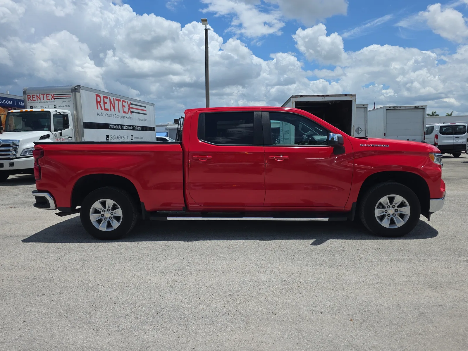 2024 Chevrolet Silverado 1500 LT photo 8