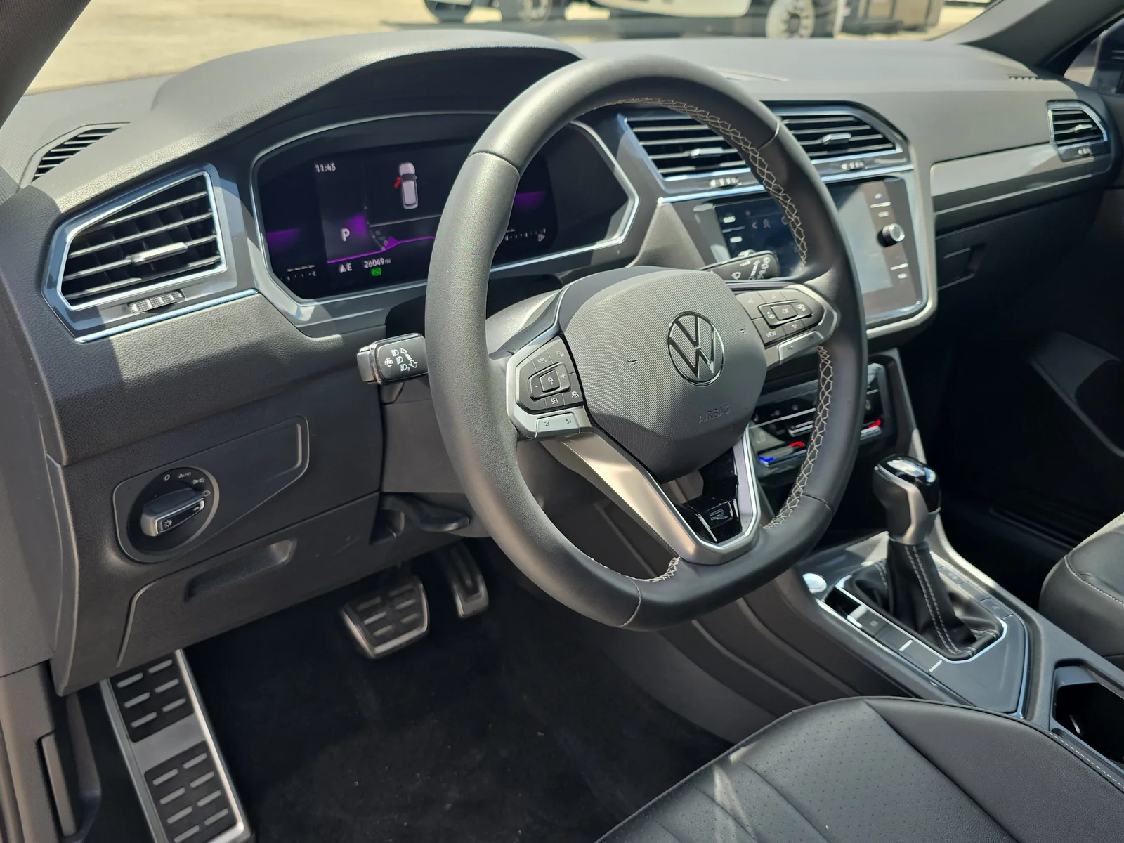 2023 Volkswagen Tiguan SE R-Line Black photo 22