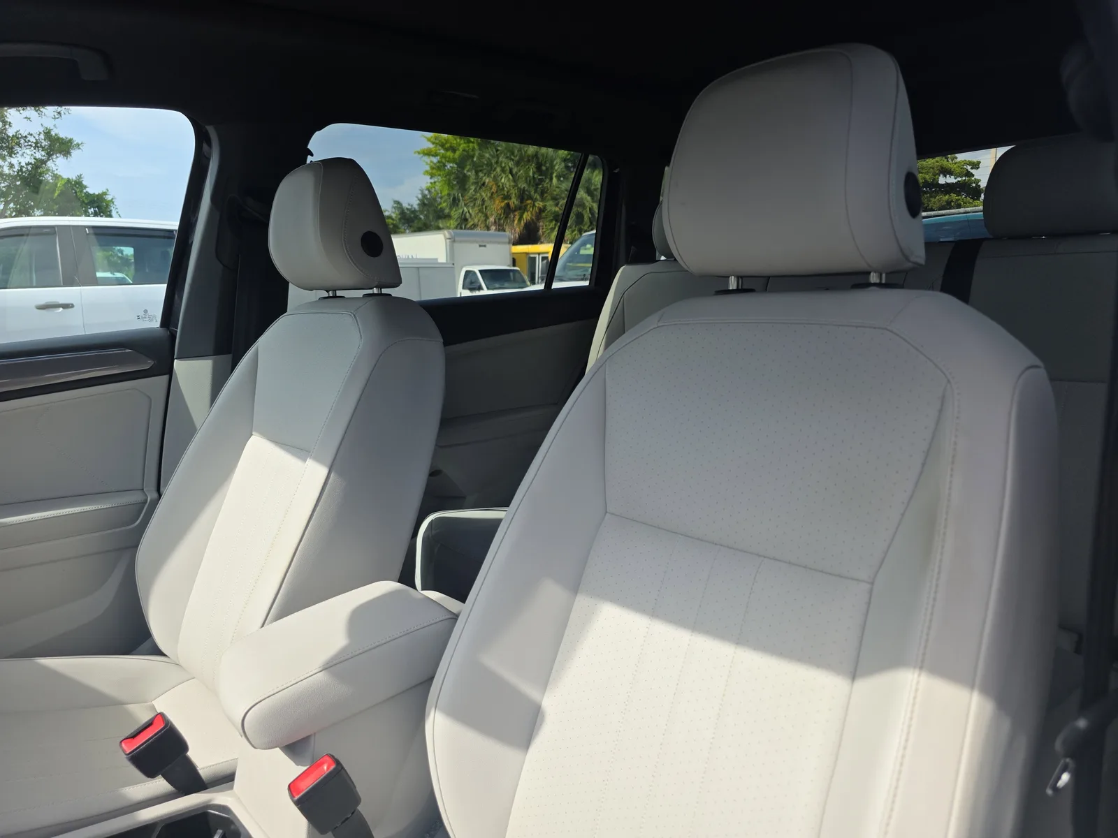 2023 Volkswagen Tiguan SE R-Line Black photo 25