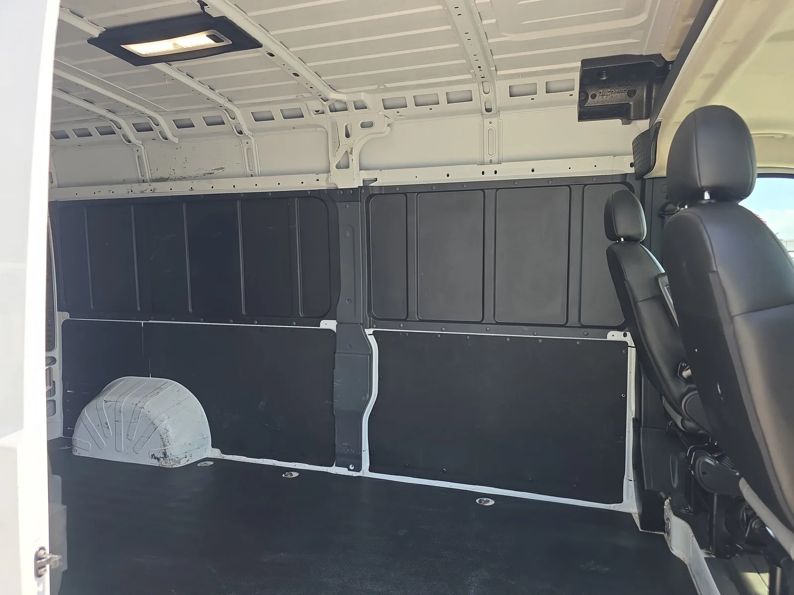 2025 RAM ProMaster Cargo Van Tradesman photo 17