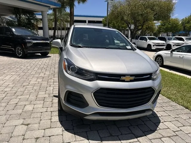 2022 Chevrolet Trax LT photo 18