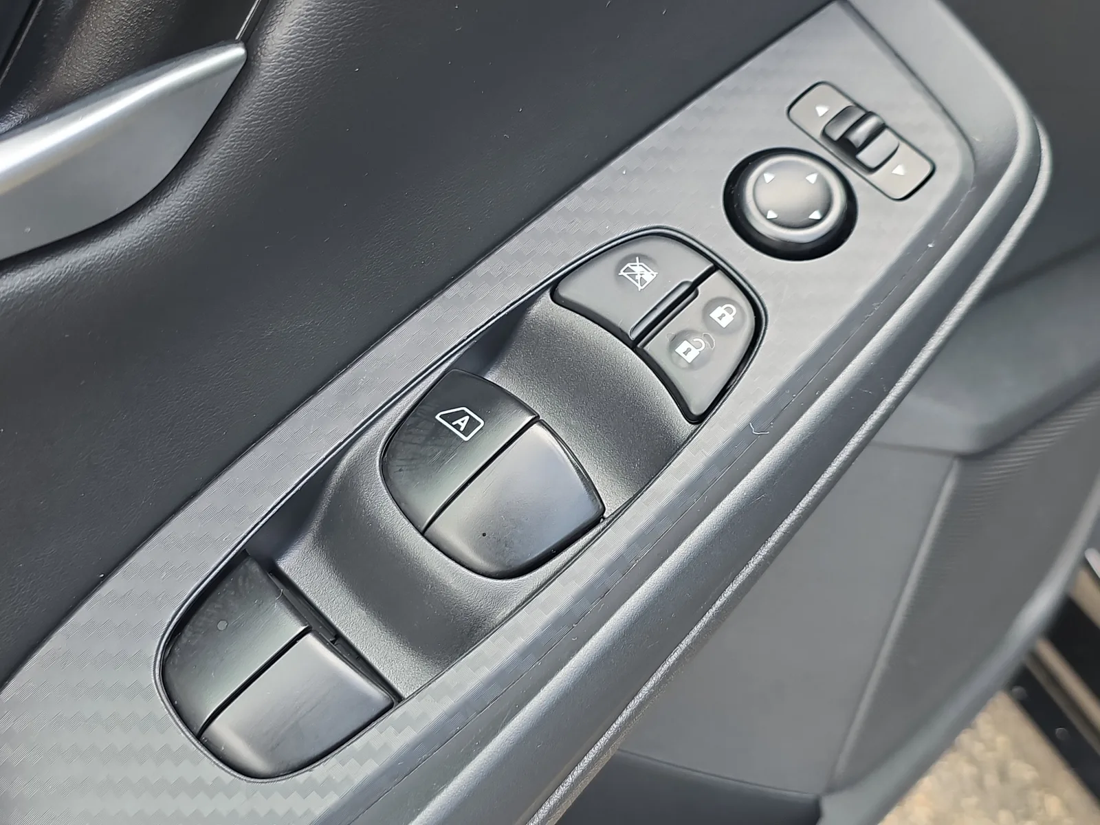 2025 Nissan Sentra SV photo 21
