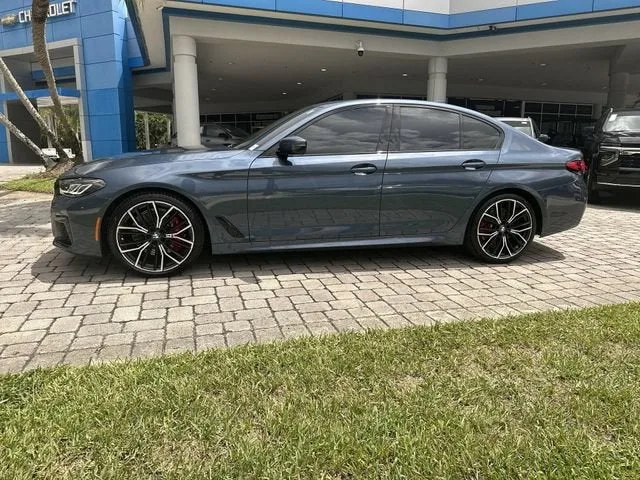 2023 BMW 5 Series 530i photo 32