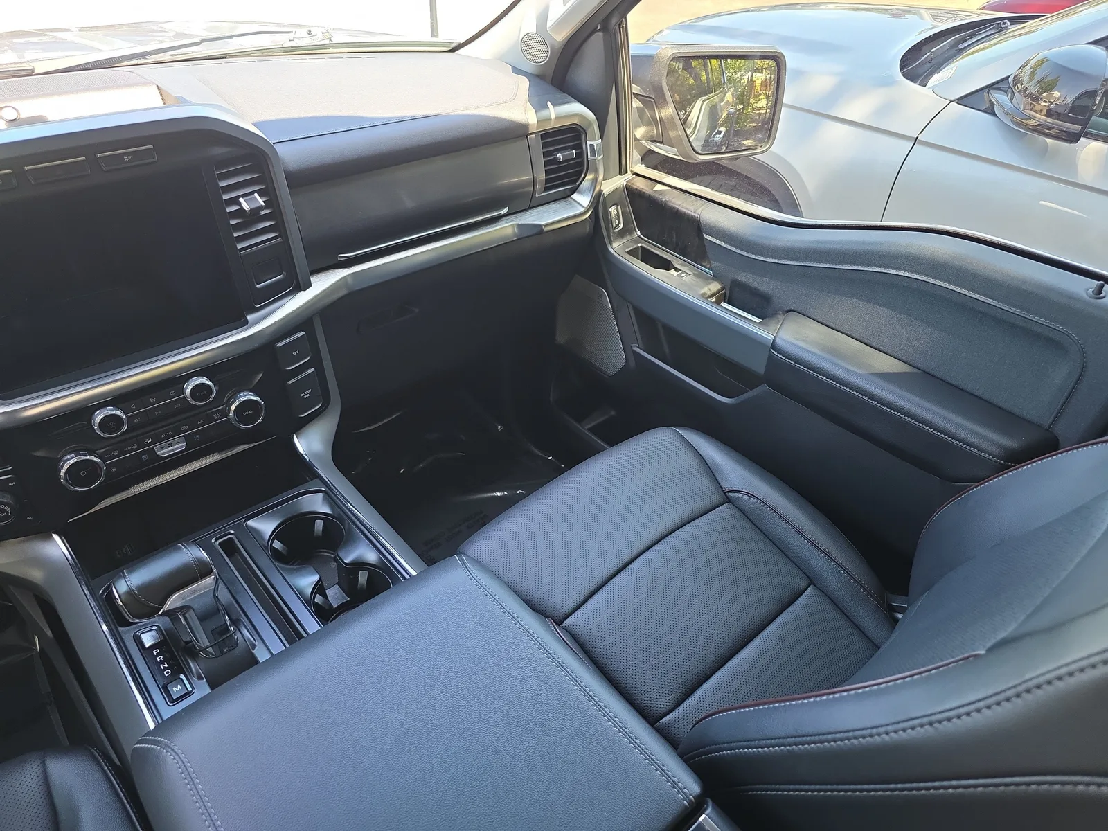 2023 Ford F-150 XL photo 16