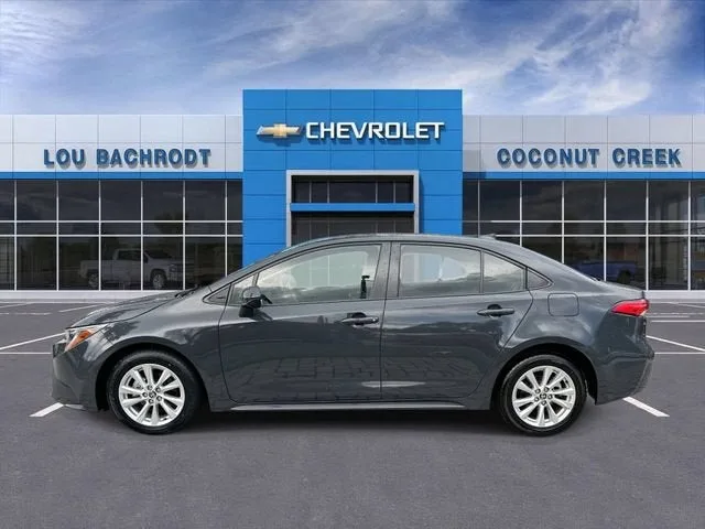 2023 Toyota Corolla LE photo 5