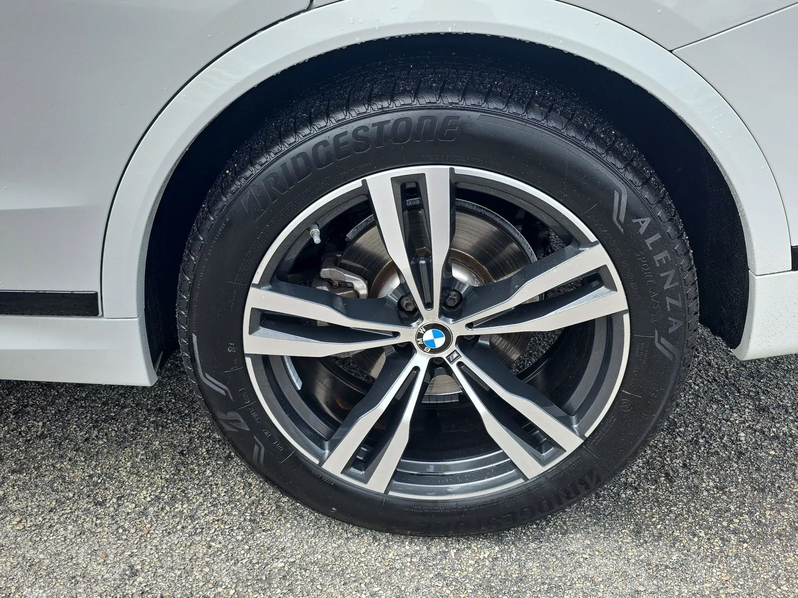 2023 BMW X7 xDrive40i photo 13