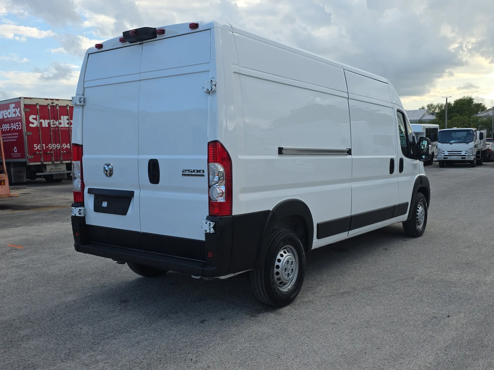 2025 RAM ProMaster Cargo Van Tradesman photo 7