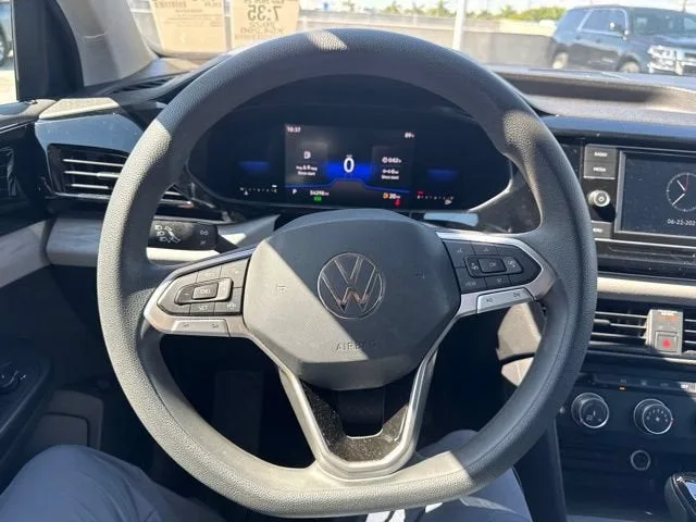 2022 Volkswagen Taos S photo 6