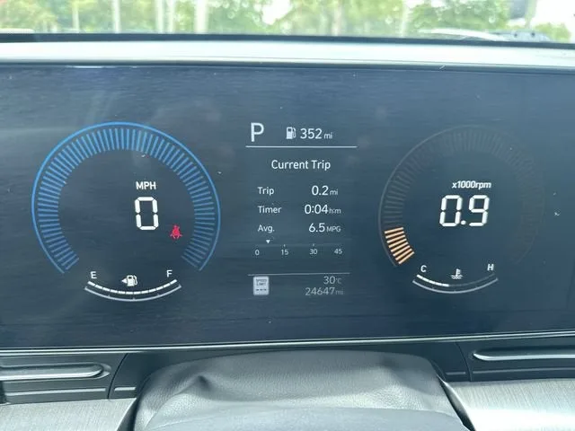 2025 Hyundai Kona SEL photo 26