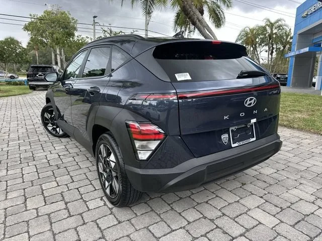 2025 Hyundai Kona SEL photo 12