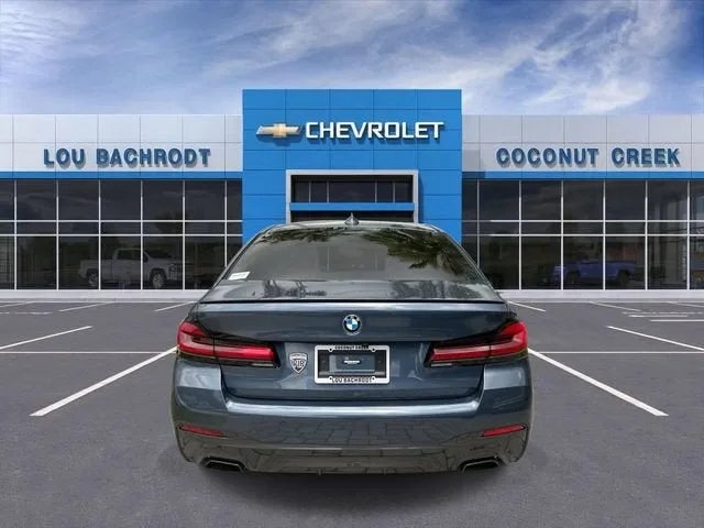2023 BMW 5 Series 530i photo 7