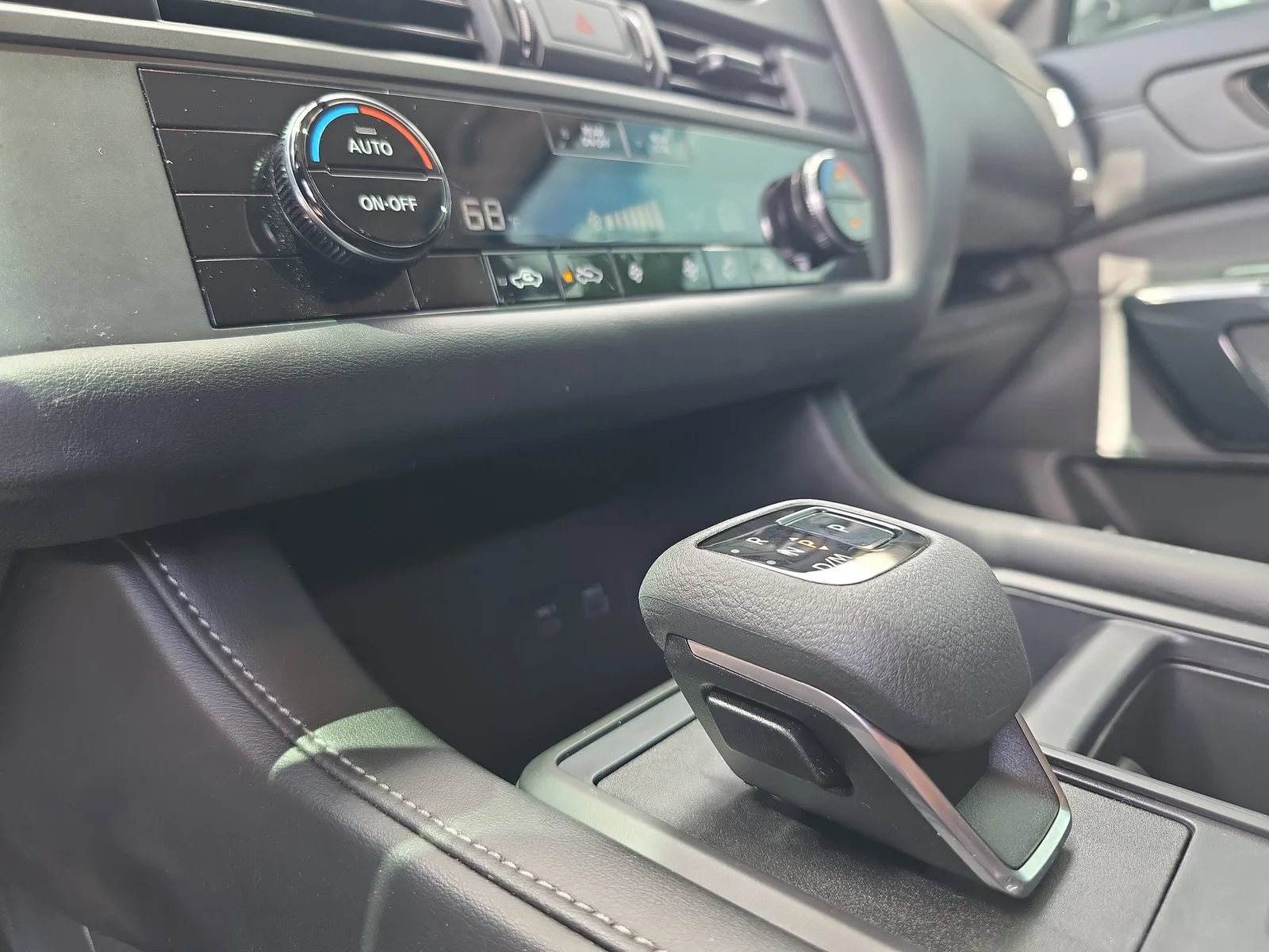 2024 Nissan Pathfinder S photo 33