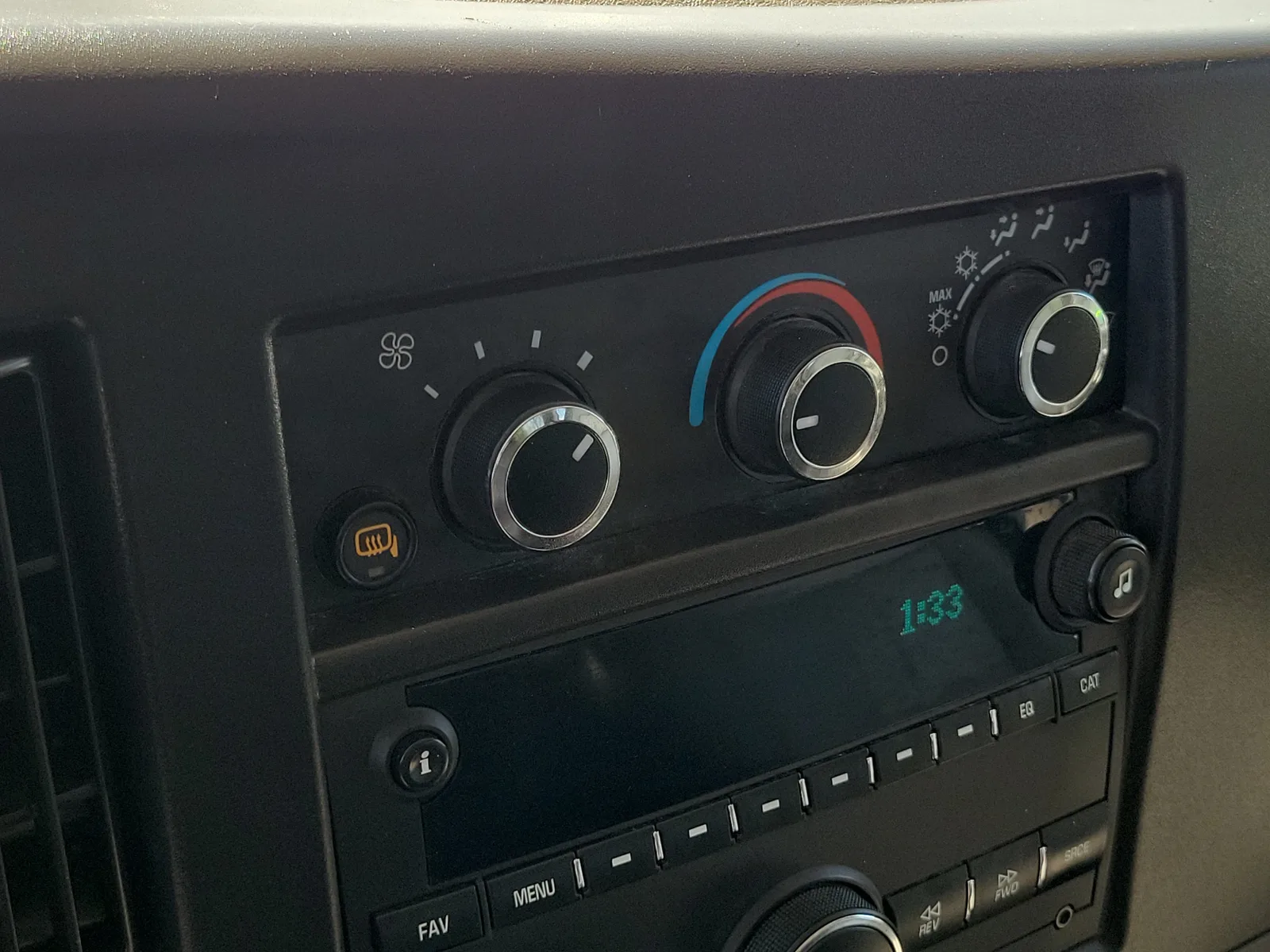 2023 Chevrolet Express Passenger 3500 1LS photo 26