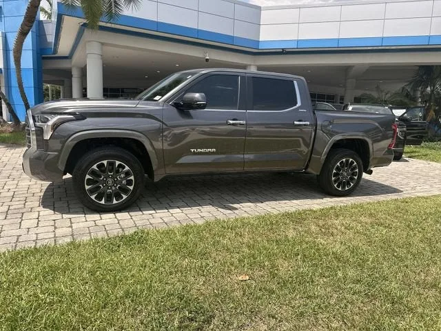 2025 Toyota Tundra 4WD Limited photo 31