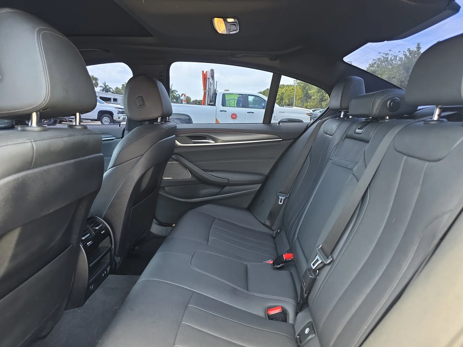 2023 BMW 5 Series 530i photo 14