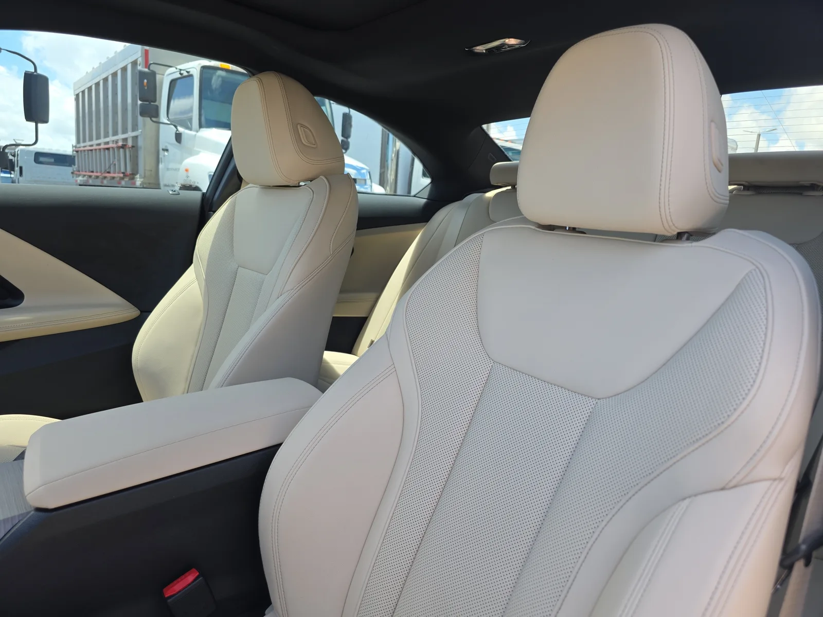 2025 BMW 2 Series 230i photo 23