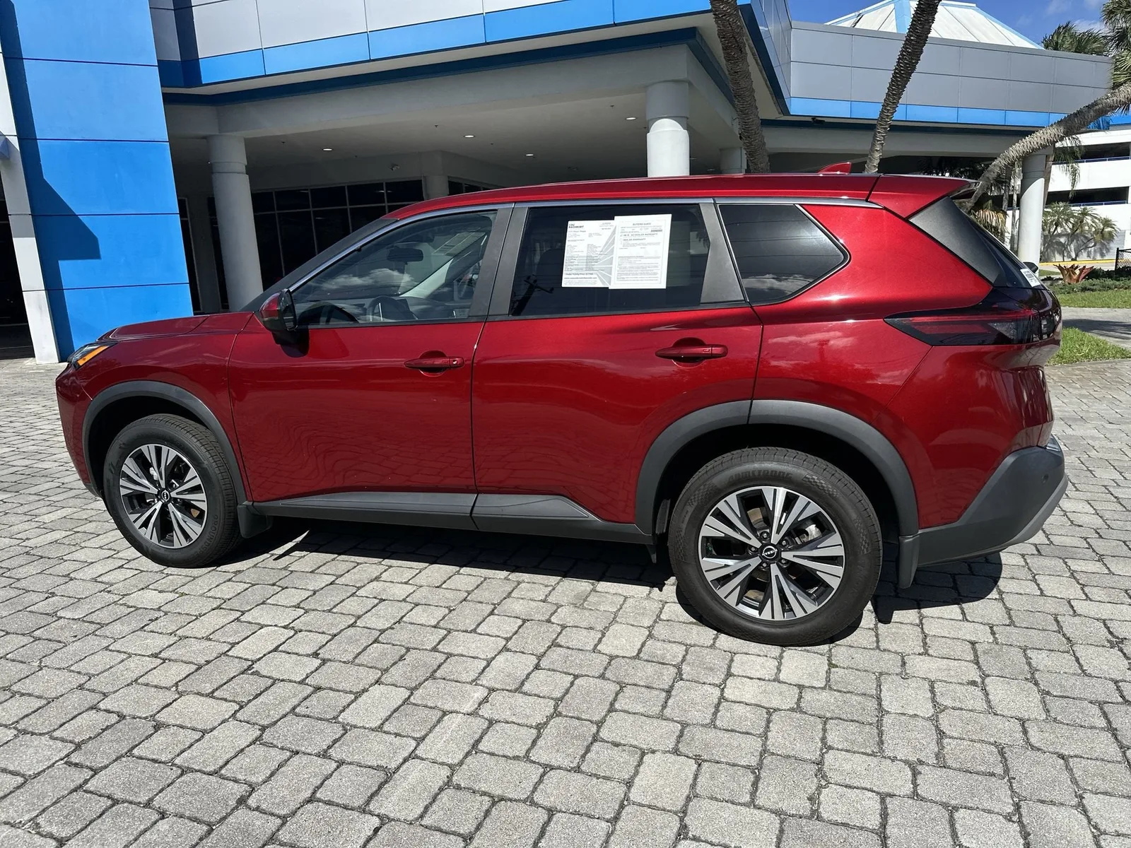 2023 Nissan Rogue SV photo 16