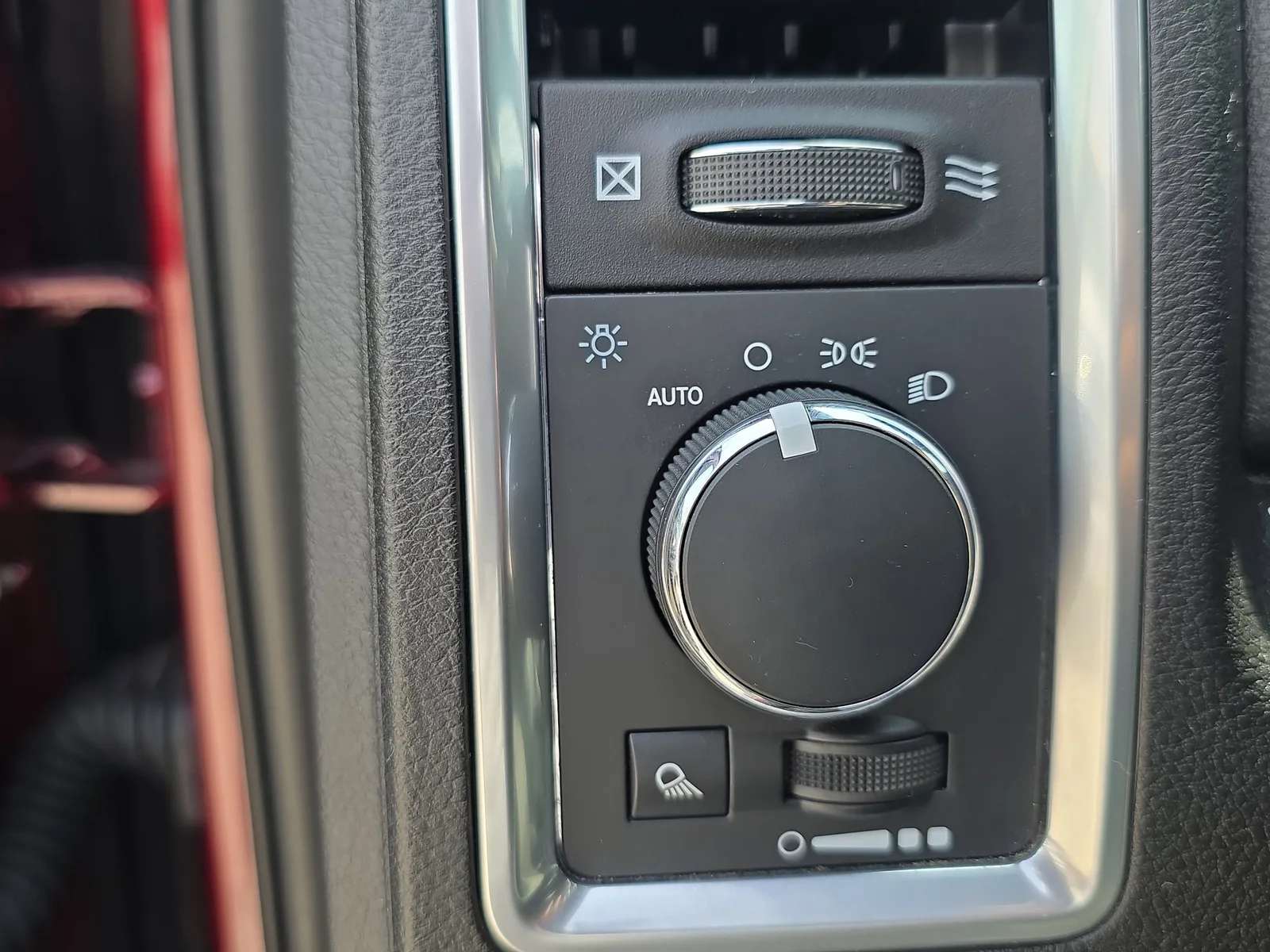 2024 RAM 1500 Classic Warlock photo 23
