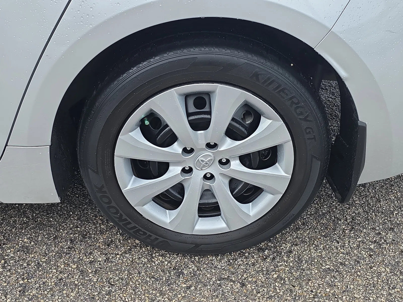2024 Toyota Corolla LE photo 13
