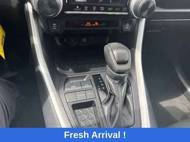 2024 Toyota RAV4 LE photo 8