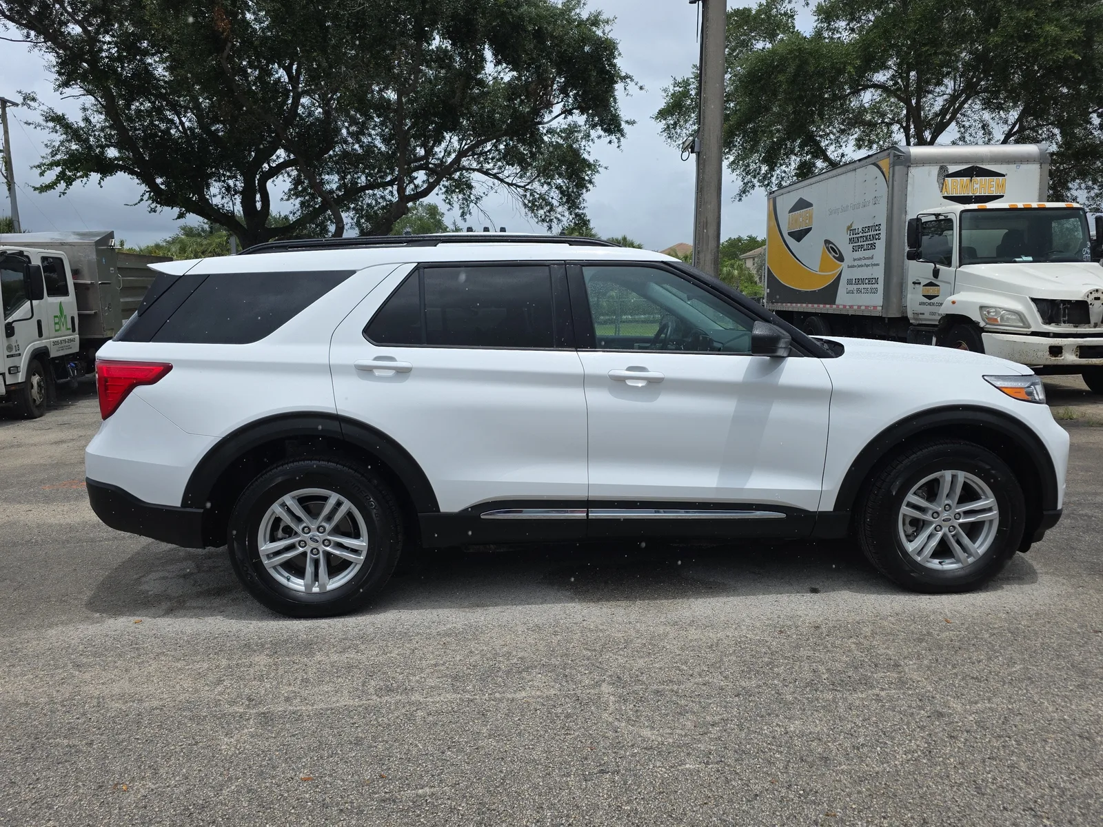 2024 Ford Explorer XLT photo 8